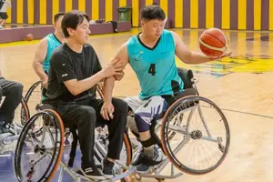  残疾人参与篮球训练的可能性：探索与实践